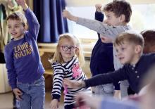 Kinderen tijdens een dansworkshop